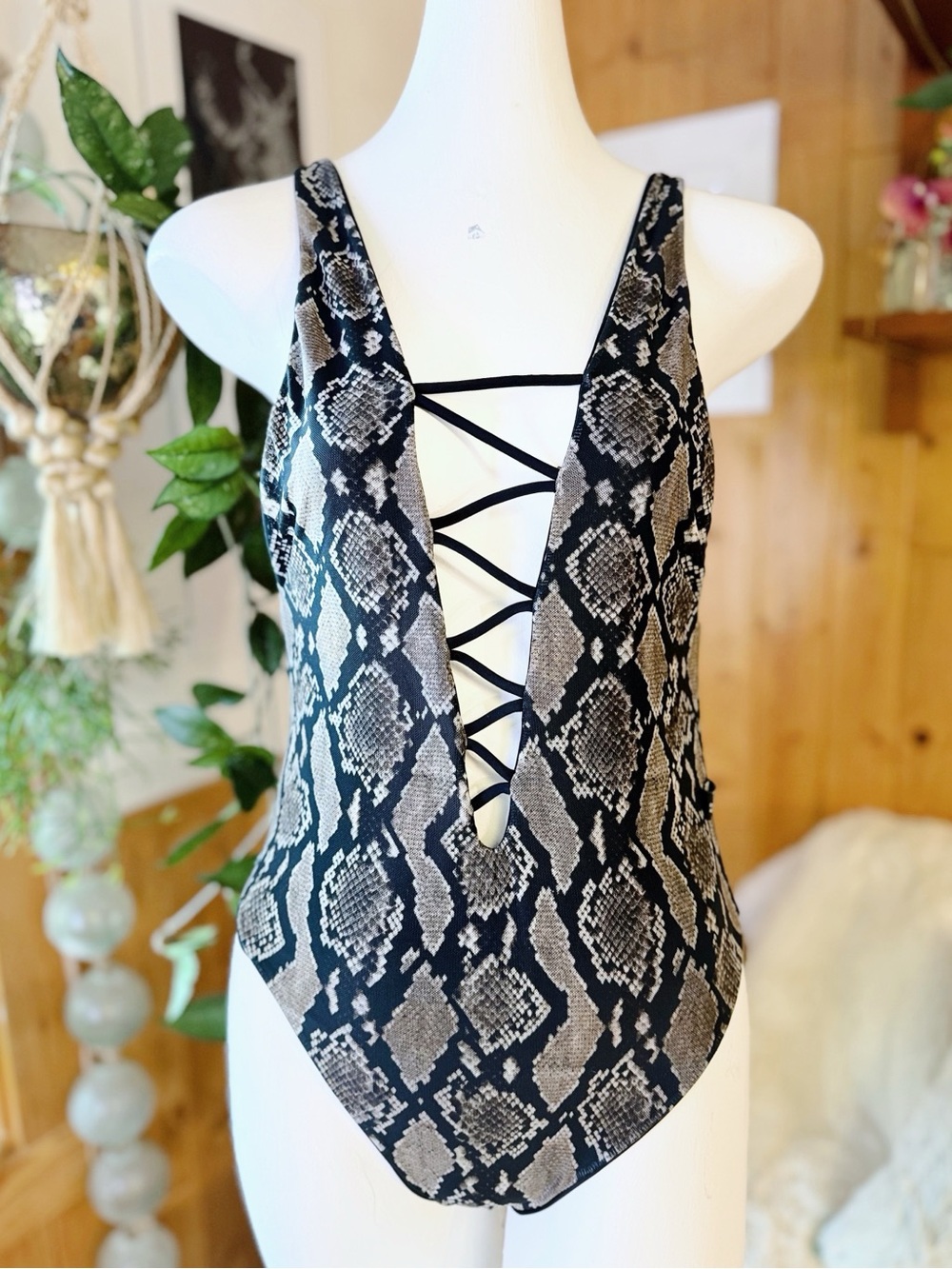 Indah Snake Print Plunge One Piece Swimsuit Large Lace-Up Monokini EUC